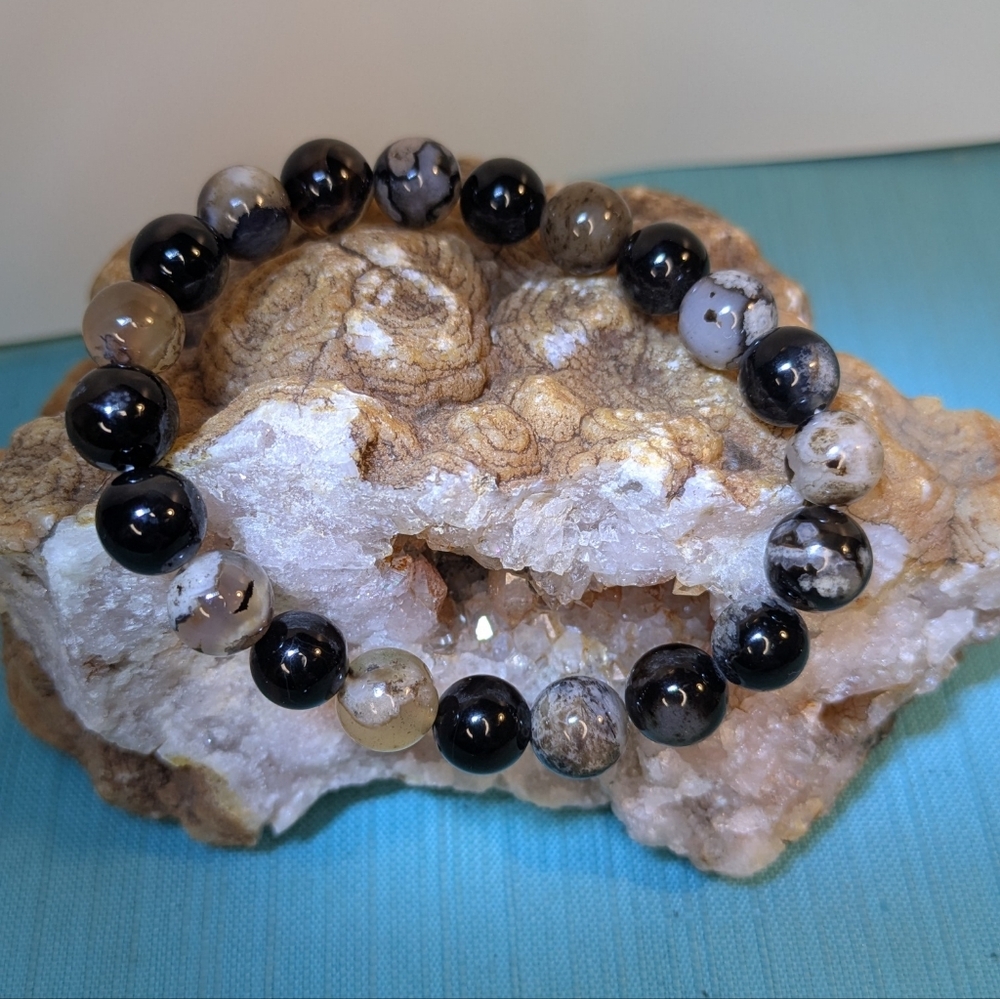 Stunning black flower agate bracelet